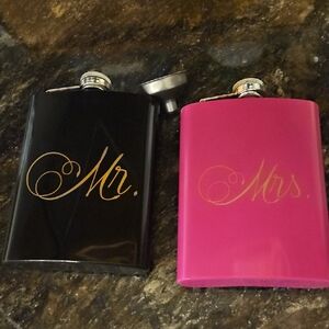 Mr. and Mrs. Flask Set in Black and Pink